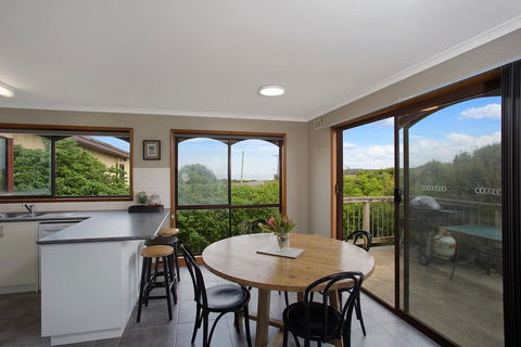 Beacon Point House - Kingaroy Accommodation 0