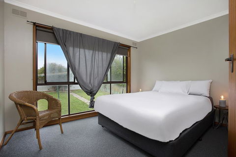 Beacon Point House - Kingaroy Accommodation 3