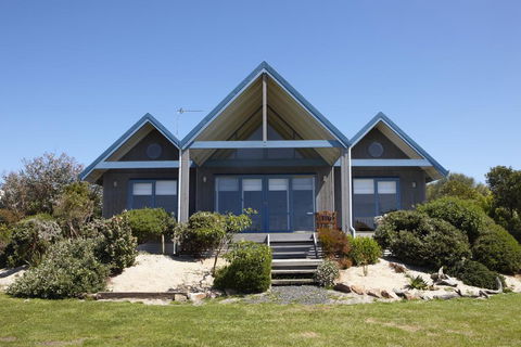 Bear Gully Coastal Cottages - Kingaroy Accommodation 0