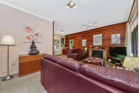 BEAUTIFUL HOLIDAY HOME CLOSE TO KU-RING-GAI CHASE NNT328 - Kingaroy Accommodation 2