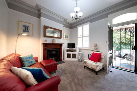 Beautiful Modern Historic Home Near Sydney Harbour - Kingaroy Accommodation 1