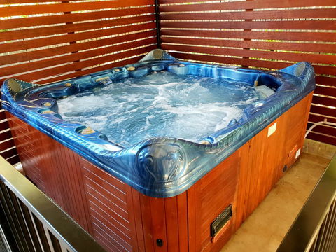 Beautiful Modern Luxury - Kingaroy Accommodation 1