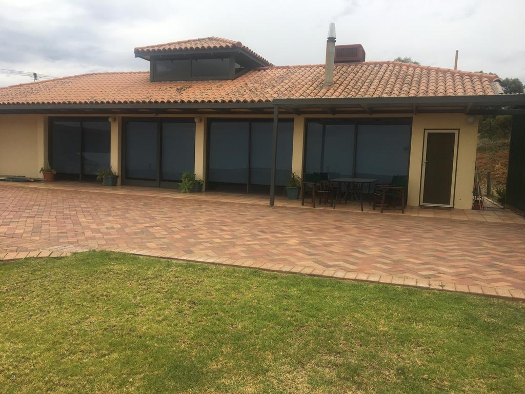 Aberfoyle Park SA Kingaroy Accommodation