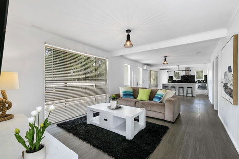 BEAUTY AND THE PEACE - INLET SIDE - Kingaroy Accommodation 3