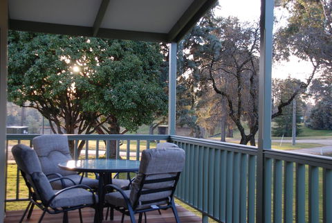 Beechworth Lake Sambell Caravan Park - Kingaroy Accommodation 2