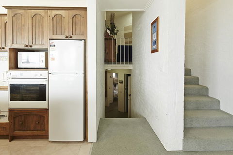 Beehive 14 - Kingaroy Accommodation 1