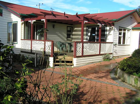 Belle Cottage - Kingaroy Accommodation 0