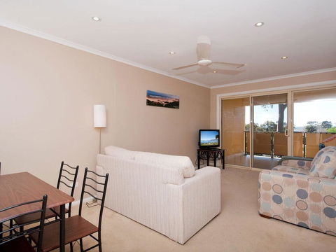 Bellima Beach House', 9 Jackson Close - Huge Duplex With Air Con And Fabulous Views - Kingaroy Accommodation 3