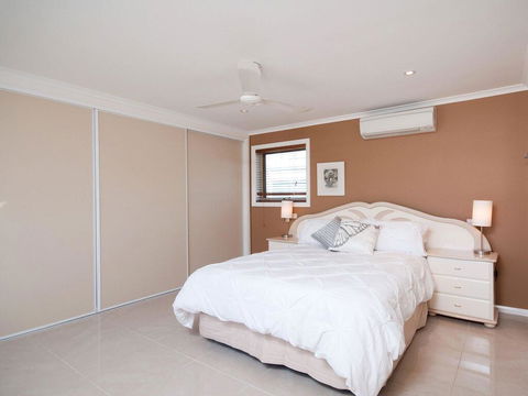 Bellima Beach House', 9 Jackson Close - Huge Duplex With Air Con And Fabulous Views - Kingaroy Accommodation 1