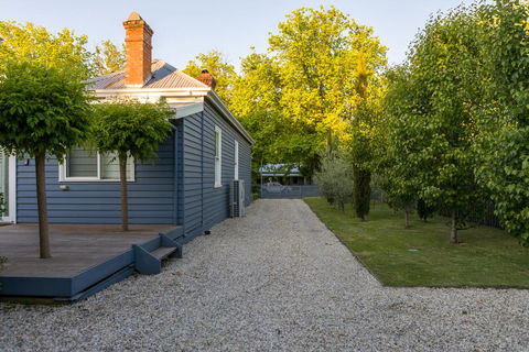 Belmont At Beechworth 2 Bedrooms, 2 Bathrooms, 2 Couples - Kingaroy Accommodation 3