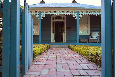 Belmont At Beechworth 2 Bedrooms, 2 Bathrooms, 2 Couples - Kingaroy Accommodation 1