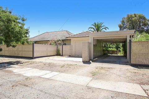 Benson House & Benson Lodge - Kingaroy Accommodation 2