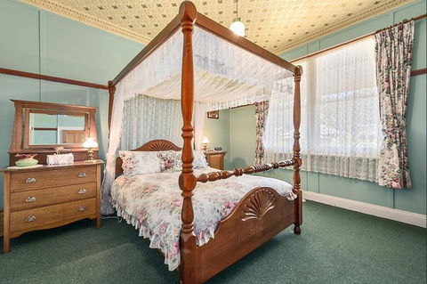 Benvenuti, To Comstock Cottage - Kingaroy Accommodation 3