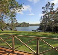 Berrara Lagoon Front Chalet - Kingaroy Accommodation