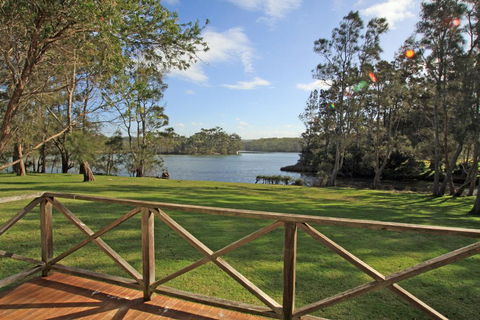 Berrara Lagoon Front Chalet - Kingaroy Accommodation 0
