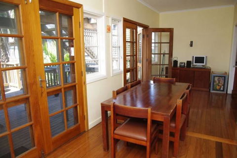 Berry, 16 East Street - Kingaroy Accommodation 2
