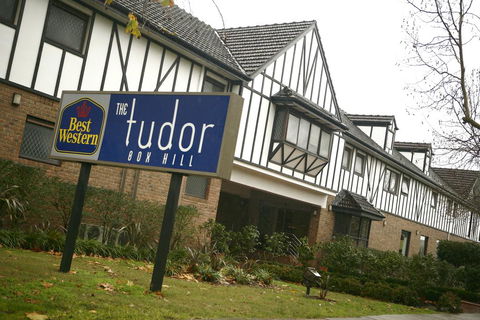 Best Western Plus The Tudor Box Hill - Kingaroy Accommodation 0