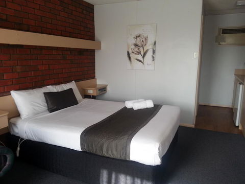 Big Valley Lakeside Paradise Motor Inn - Kingaroy Accommodation 1