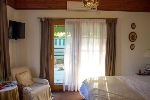 Billabong Cottage - Kingaroy Accommodation 3