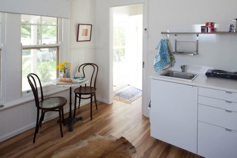 Bird House - Kingaroy Accommodation 3