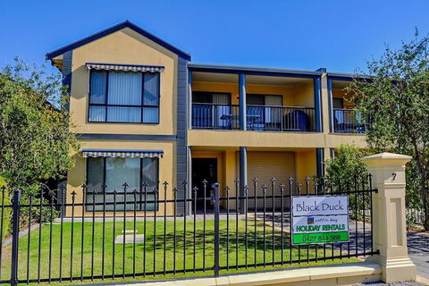 Black Duck - Kingaroy Accommodation 0
