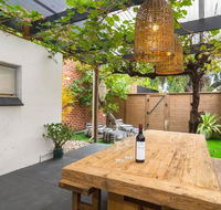 Blackbird at Arlo's - The heart of Glenelg - Wifi - Kingaroy Accommodation