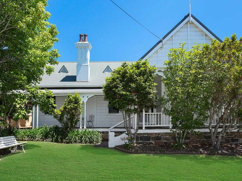 Blake House - Iconic Coastal Homestead - Kingaroy Accommodation 0