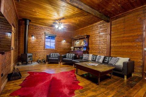 Blaxland's Cottage - Kingaroy Accommodation 2