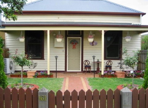 Bloomsbury Cottage - Kingaroy Accommodation 1