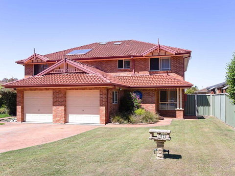 Blue Bay, 83a Rocky Point Road - Foxtel & Air Conditioning Downstairs - Kingaroy Accommodation 0