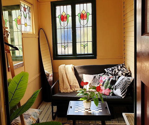 Blue Mountains Historic Retreat-Sleeps 5-WINTER SPECIAL! - Kingaroy Accommodation 0