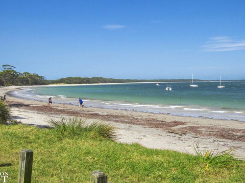 Blue Waters Cottage - 120m To Jervis Bay - Kingaroy Accommodation 2