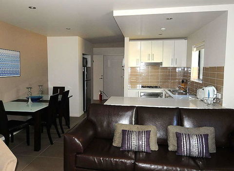 Blues Air 3A - Kingaroy Accommodation 3