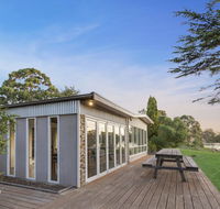 Bluff View River House - Stunning Riverfront - Kingaroy Accommodation