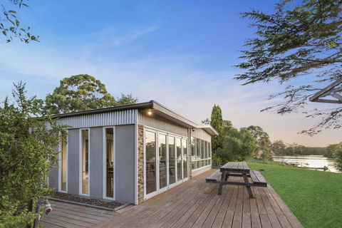 Bluff View River House - Stunning Riverfront - Kingaroy Accommodation 0