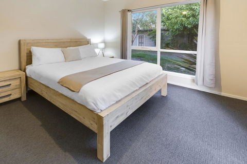 Bluff View River House - Stunning Riverfront - Kingaroy Accommodation 1