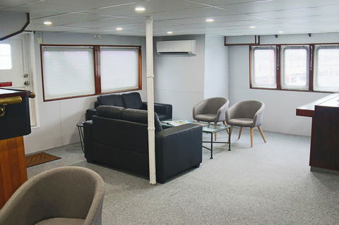 Boatel Cairns - Kingaroy Accommodation 3