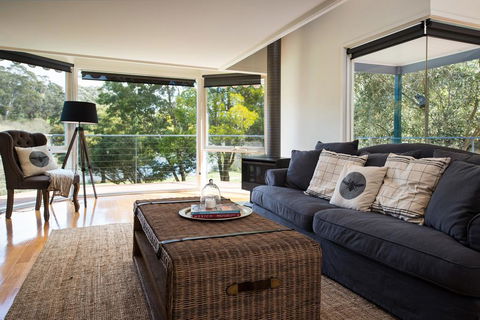 Boatshed Villa Green Door - Kingaroy Accommodation 2