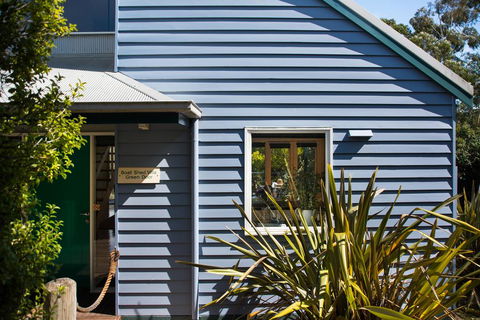 Boatshed Villa Green Door - Kingaroy Accommodation 1