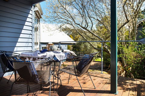 Boatshed Villa Yellow Door - Kingaroy Accommodation 2
