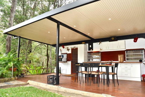 BoBRENE On Tamborine Nude Retreat - Cosy Chalet - Kingaroy Accommodation 1