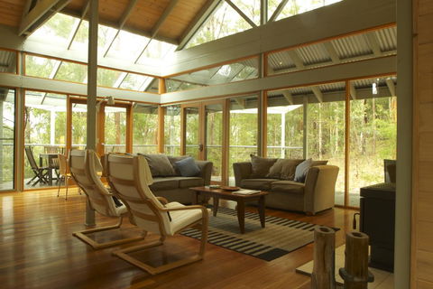 Bombah Point Eco Cottages - Kingaroy Accommodation 1