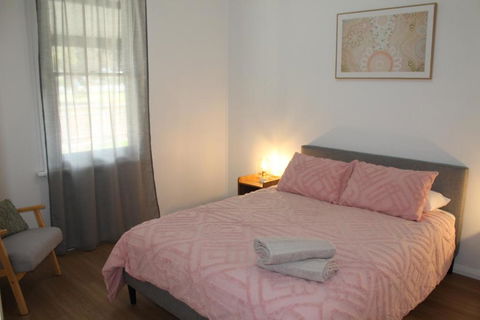 The Renmarkable Cottage - Kingaroy Accommodation 1