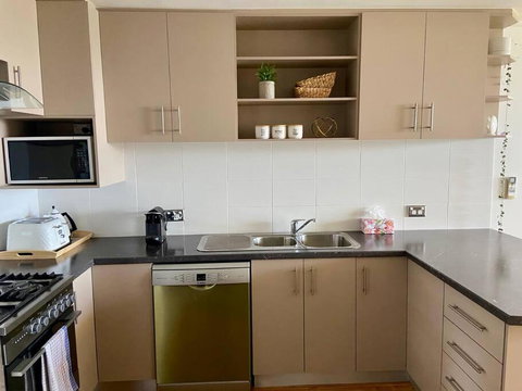 The Swan - Park & River Views Next To Perth Zoo - Kingaroy Accommodation 1