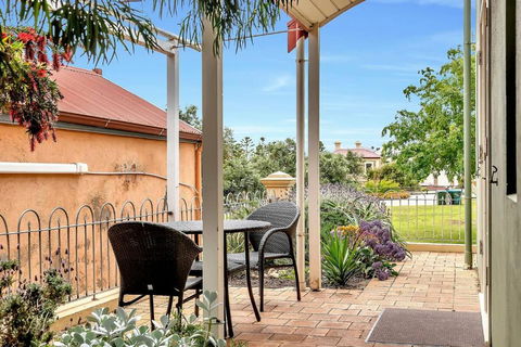 Time And Tide Beach Cottage On The Esplanade - Kingaroy Accommodation 1