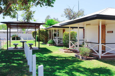Warrego Hotel Motel Cunnamulla - Kingaroy Accommodation 0