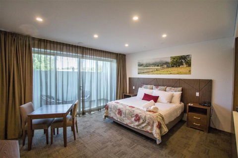 Young Federation Motor Inn And Services Club - Kingaroy Accommodation 0
