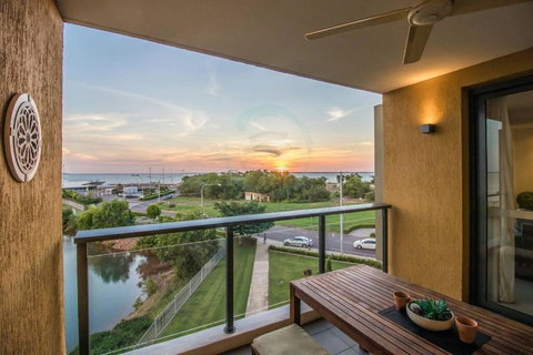 ZEN BY THE OCEAN - 1-BR Executive Biz Retreat - Kingaroy Accommodation 0