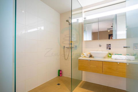 ZEN PARADISE - 2-BR Waterfront Ocean View Retreat - Kingaroy Accommodation 2