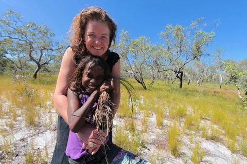 Gay-Wu Woman's 5 Day Yolngu Homeland Tour - Kingaroy Accommodation 1